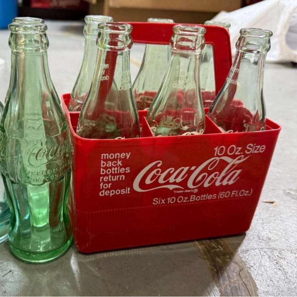 Vintage Coca-Cola Bottle Red Carrier with Light Green Glass Bottles (8)